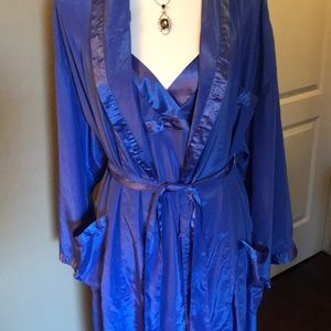 Stunning Victoria’s Secret Nighty, Robe and Belt